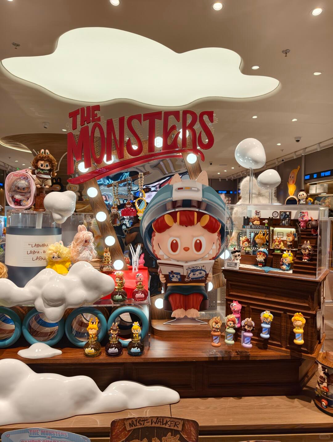 Labubu THE MONSTERS 门店